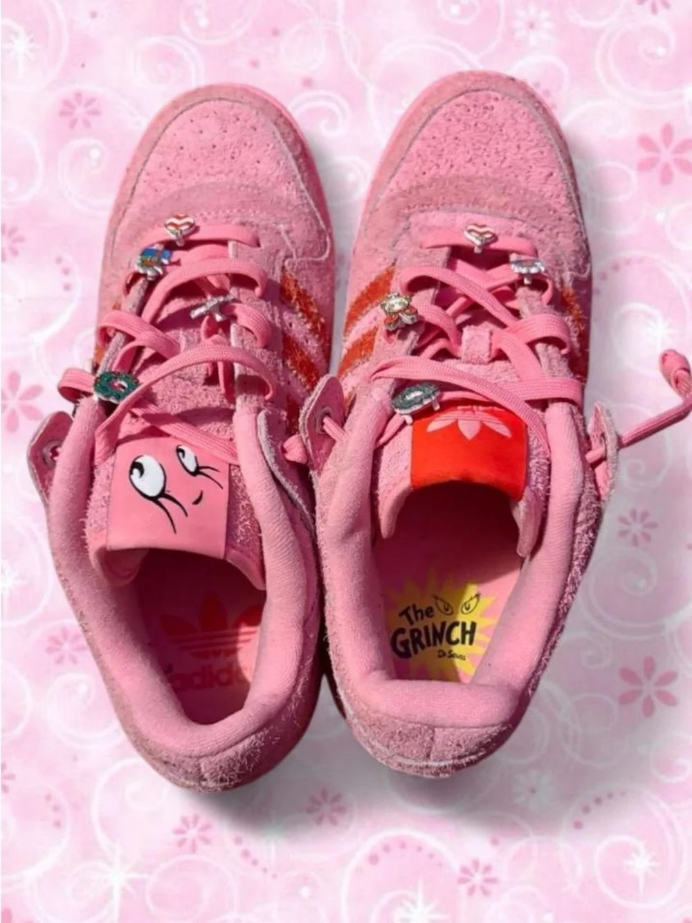 Women’s 9.5 rare Cindy Lou Who Grinch pink fuzzy sneakers